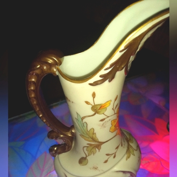 Vintage Benjimen F. Hunt  Carlsbad Pitcher - Picture 2 of 3